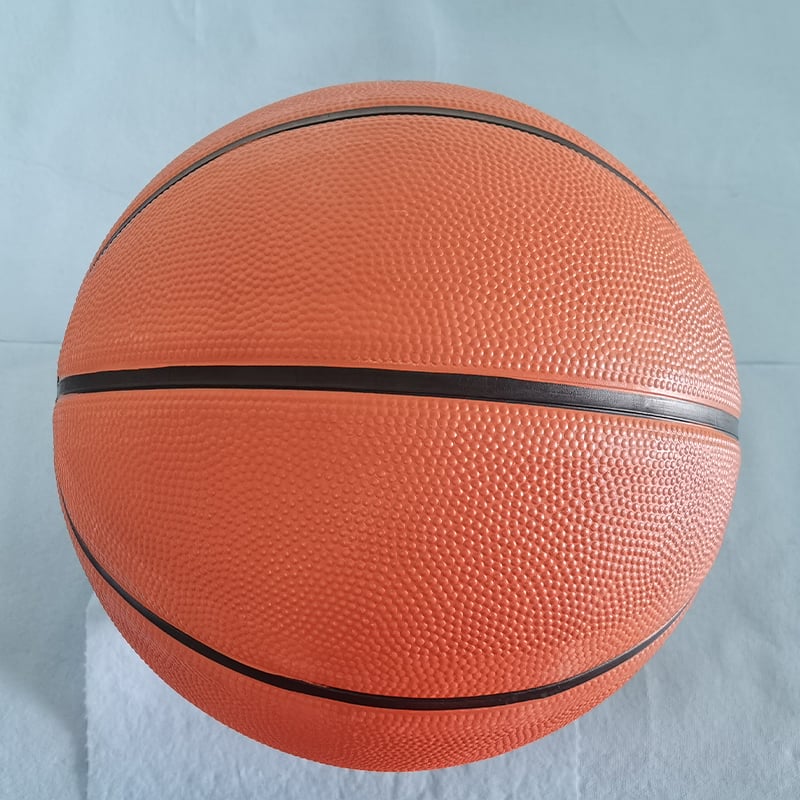 Ballon de basket en caoutchouc